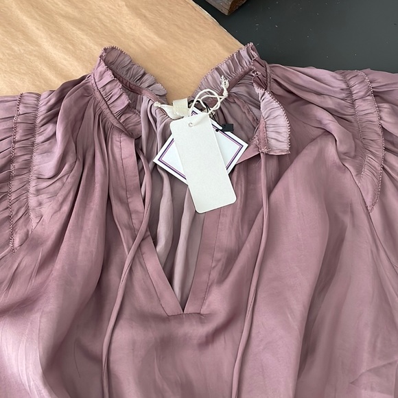 NWT Grade & Gather Ruffle Sleeve Top Blouse Lilac - Picture 6 of 9